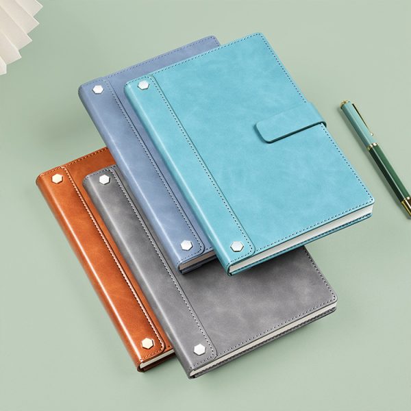 Notebook a5 wholesale magnet buckle retro notepad printable LOGO leather business B5 notebook box set